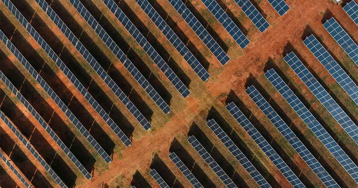 La Grande Muraglia Solare: così la Cina trasforma il deserto di Kubuqi in un’oasi di energia pulita