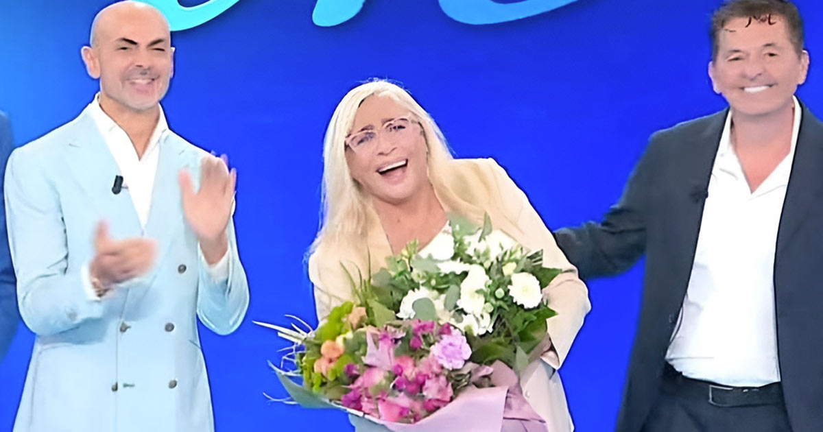 Domenica In: Mara Venier sotto accusa per come ha trattato Teo Mammucari e Enzo Miccio