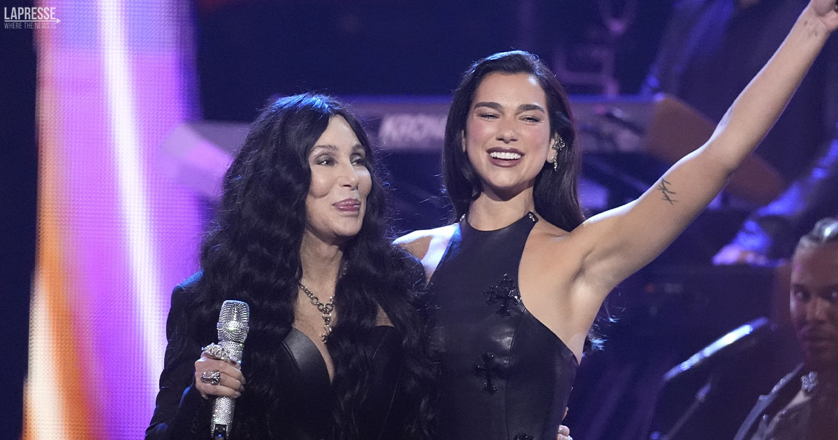 Dua Lipa: come sceglie le cover e gli ospiti del Radical Optimism Tour Dua Lipa: come sceglie le cover e gli ospiti del Radical Optimism Tour