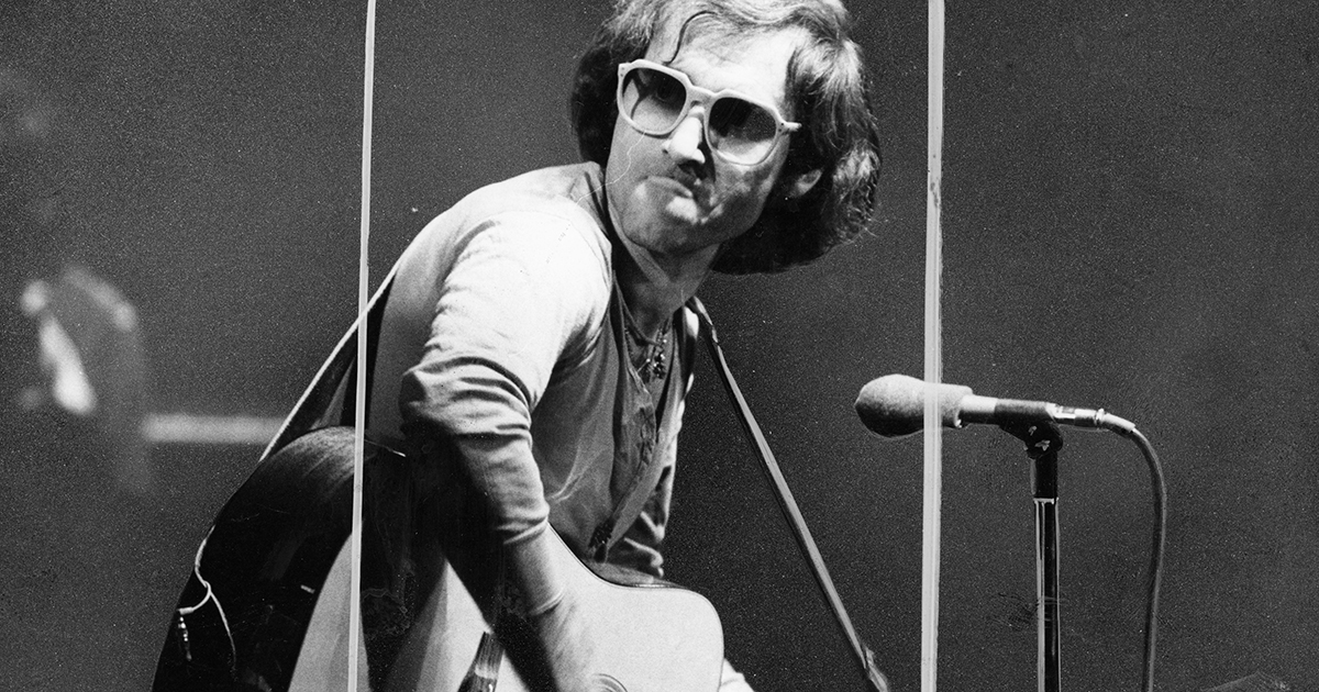 L’omaggio di Filippo Graziani a papà Ivan: il video dal live di Marracash L’omaggio di Filippo Graziani a papà Ivan: il video dal live di Marracash