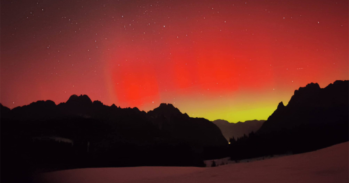 Aurora boreale in Italia: le foto più spettacolari della scorsa notte