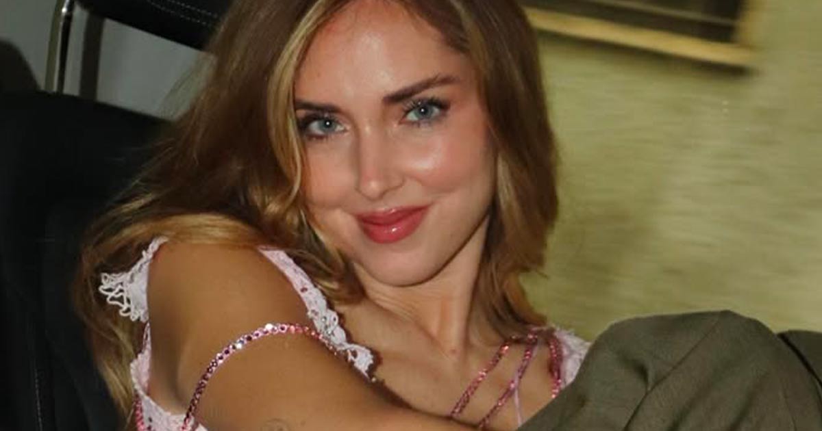 Chiara Ferragni dimentica le delusioni damore e scherza di nuovo sulla pizza