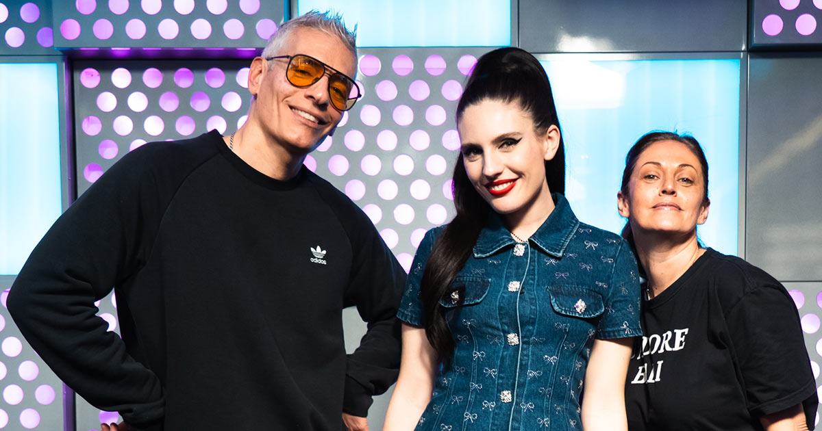 Ditonellapiaga svela il lato B segreto di ‘Che fastidio’: ascolta ‘Troppo figo’, la parodia cantata con Giovanni Vernia e Petra Loreggian