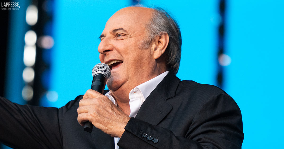Gerry Scotti sorprende tutti si  sposato lontano dal gossip
