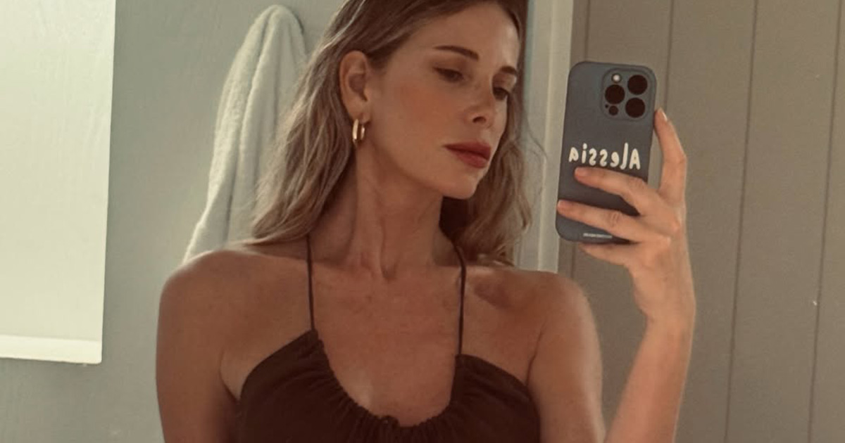 Bikini rosso fuoco, Alessia Marcuzzi lascia i fan senza parole e riaccende il gossip