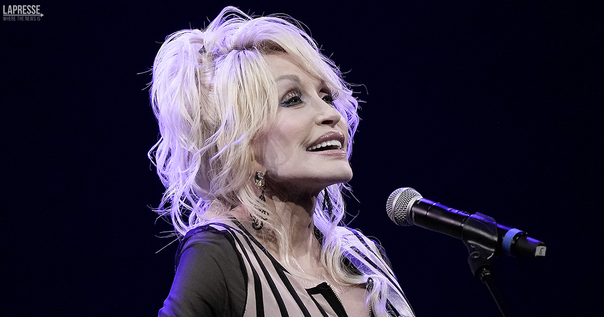 Addio a Dolly Parton la cantante country aveva 80 anni