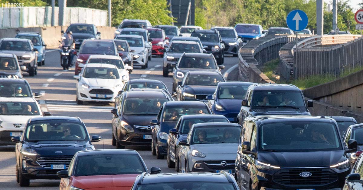 Bollo auto 2027 chi non lo pagher ecco quali auto rientrano nellesenzione