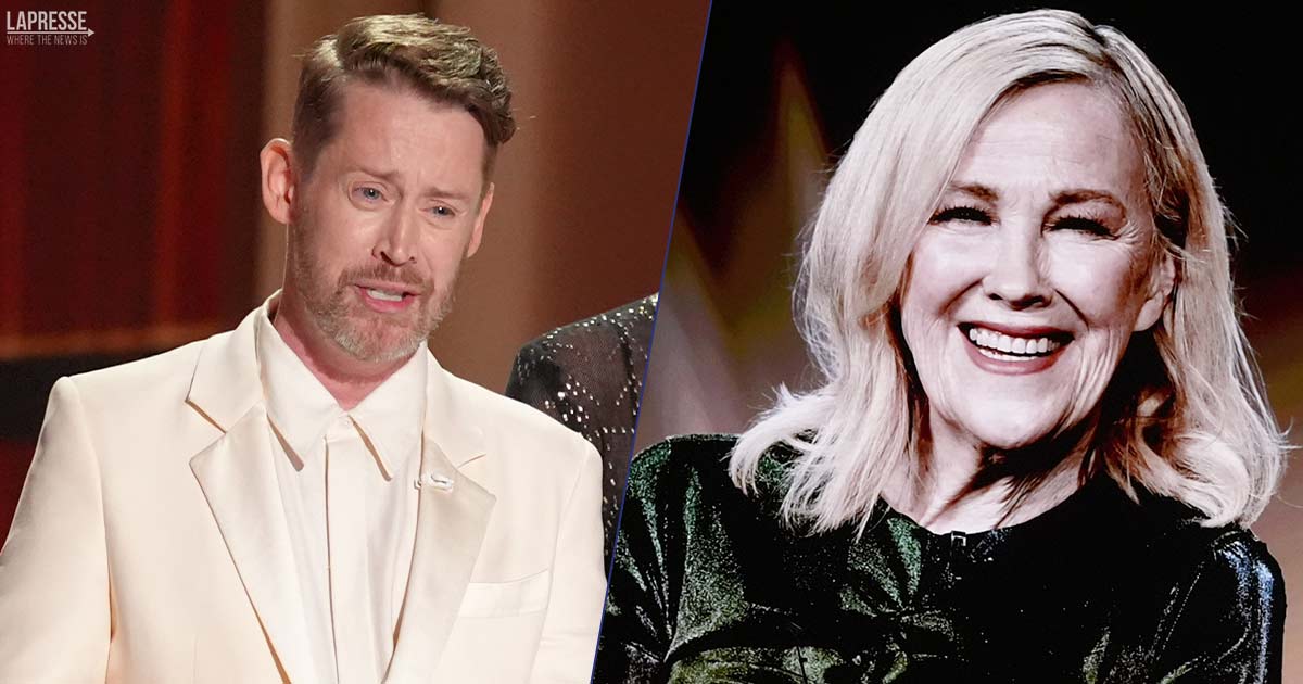 Macaulay Culkin commuove gli Emmy con il ricordo di Catherine O’Hara: “Era la mia mamma” Macaulay Culkin commuove gli Emmy con il ricordo di Catherine O’Hara: “Era la mia mamma”